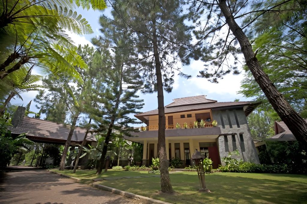 hotel puteri gunung lembang